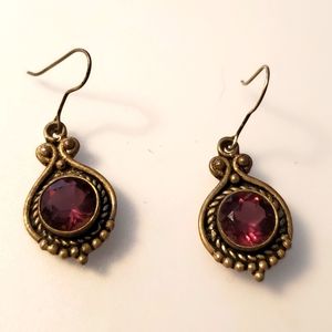 VintageSterling silver earrings with purple stone